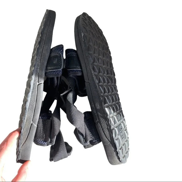 Teva Men's US 12 Fisherman Black Strappy Sport Spider Rubber  Sole 6904 Sandals - Picture 7 of 10